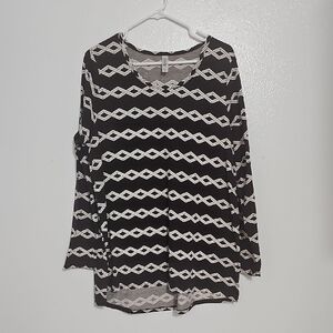 LuLaRoe Black and White Geometric Long Sleeve Top